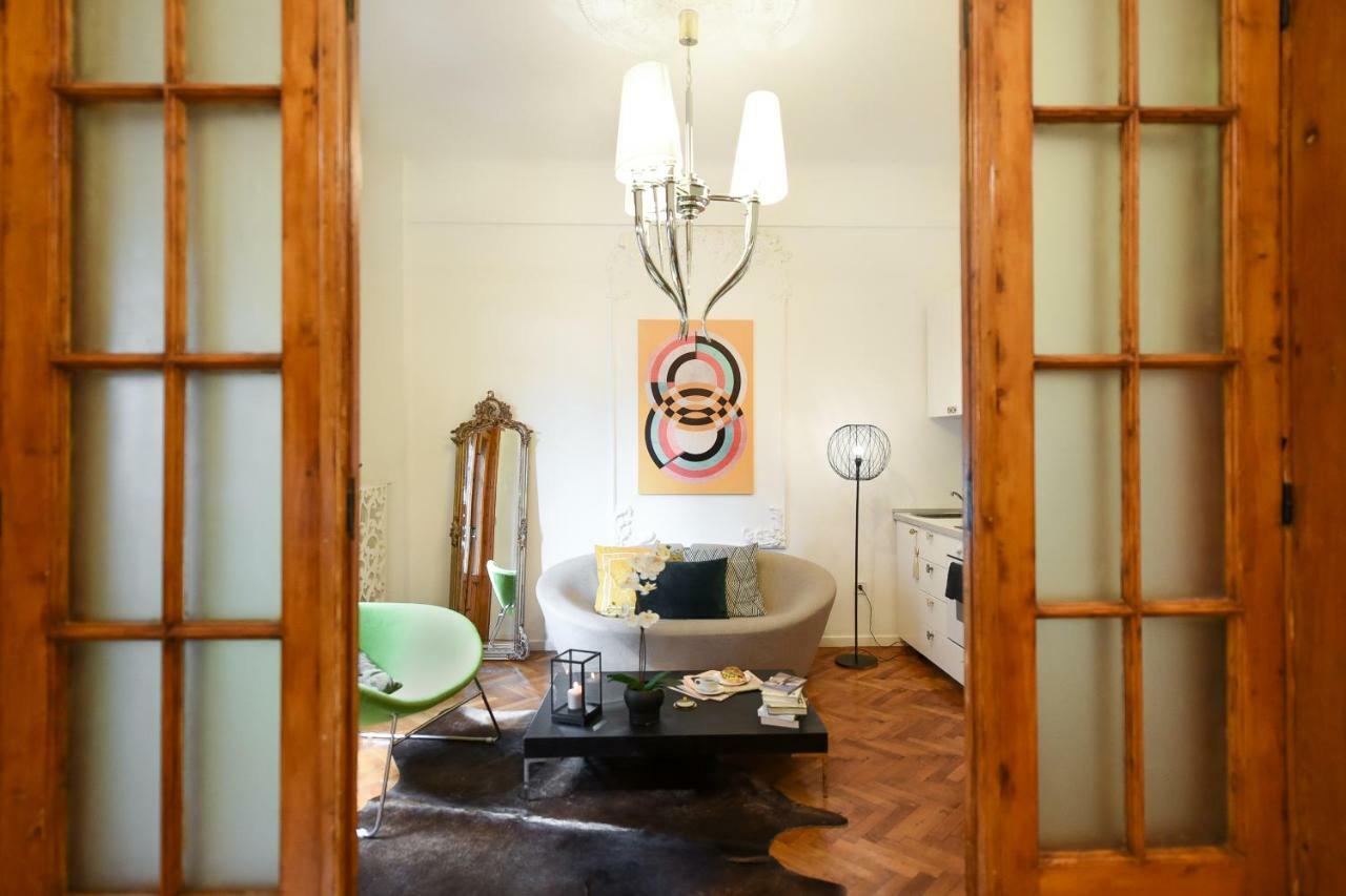 Ferienwohnung Love.Travel.Explore ♥️Apt W/ Balcony In Old Town Bukarest Exterior foto